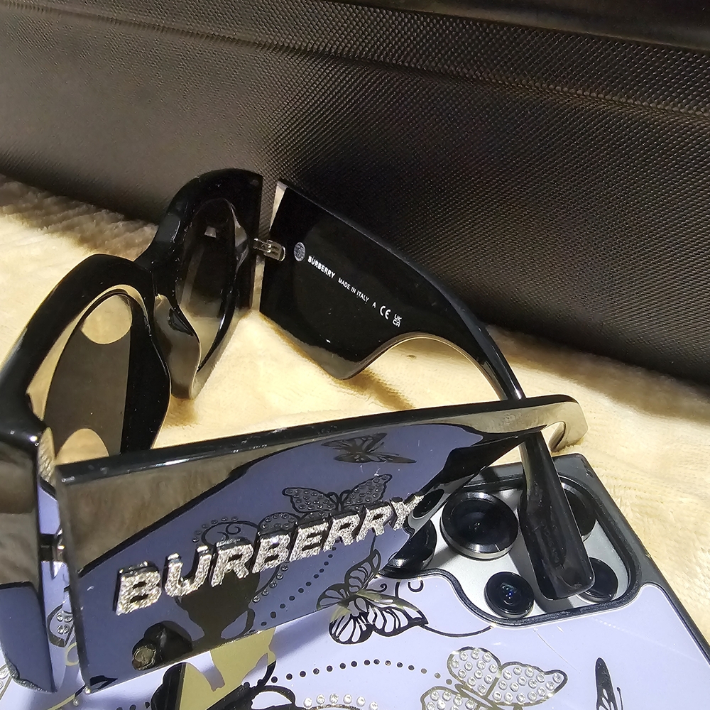 Burberry Tan Leather Wallet - Picture 10 of 12